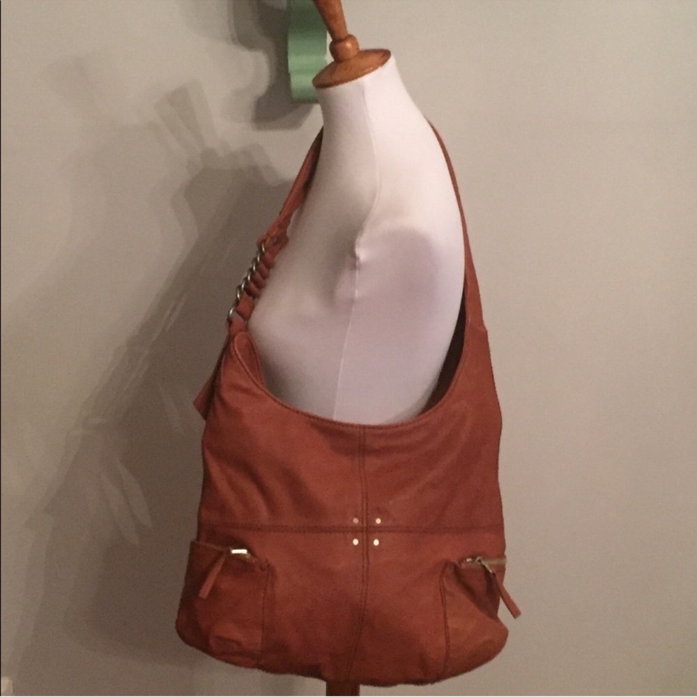 Madewell’s 1937 brown leather hobo